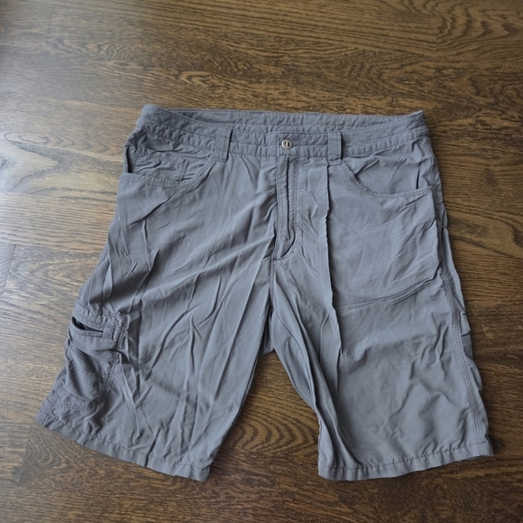 Patagonia Other - Patagonia Men's Charcoal Cargo Shorts Sz.S(d10)